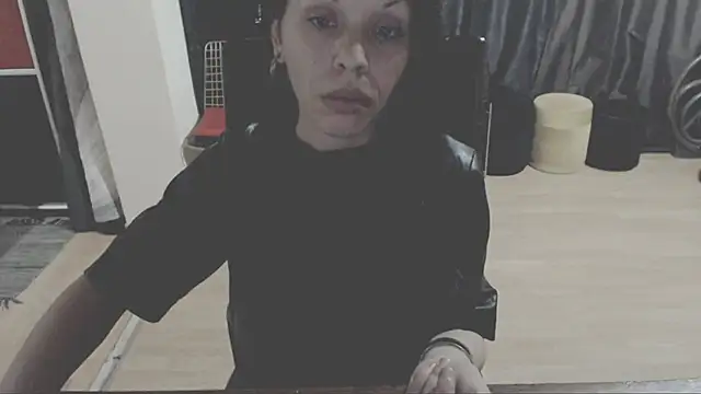 GoldenSasha online show from October 2025 06:38:02 PM