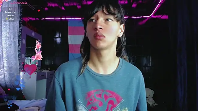 Summer XO online show from March 2025 08:04:01 PM