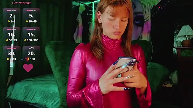 Summer XO online show from April 2026 10:25:02 PM