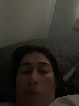 andreaisis2 online show from April 2026 07:00:01 PM