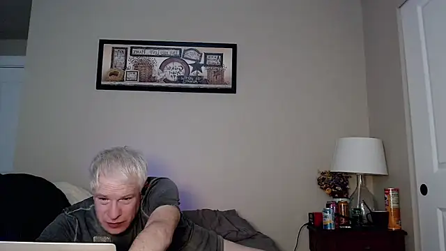 Snarfle82 online show from December 2025 07:53:02 PM