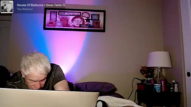 Snarfle82 online show from December 2025 09:47:02 AM