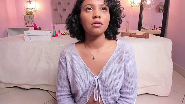 Snapshot of Zafiiraa chatting on January 2025 03:07:01 PM Zafiiraa online show from January 2025 03:07:01 PM