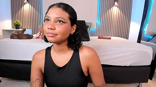 Snapshot of Zafiiraa chatting on February 2025 03:10:02 PM Zafiiraa online show from February 2025 03:10:02 PM