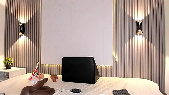 Snapshot of Zafiiraa chatting on February 2025 01:20:01 AM Zafiiraa online show from February 2025 01:20:01 AM