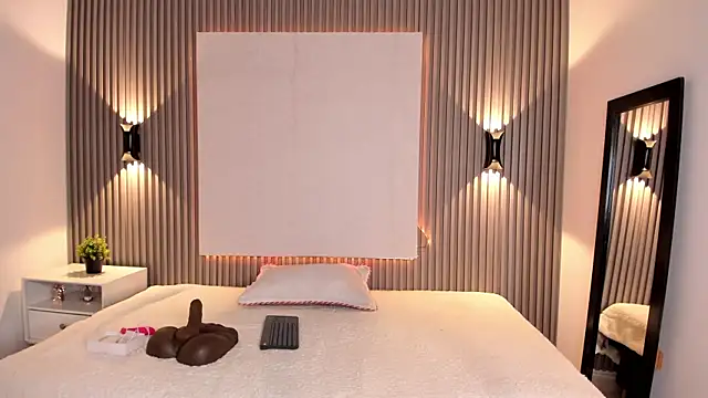 Snapshot of Zafiiraa chatting on March 2025 12:33:02 PM Zafiiraa online show from March 2025 12:33:02 PM