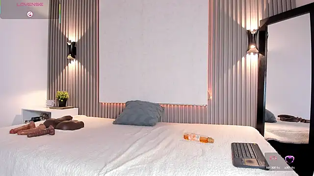 Snapshot of Zafiiraa chatting on September 2025 11:55:02 AM Zafiiraa online show from September 2025 11:55:02 AM