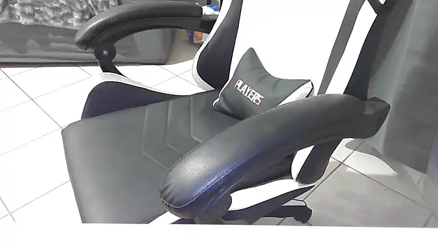 Snapshot of simoninside25 chatting on September 2025 09:06:02 PM simoninside25 online show from September 2025 09:06:02 PM