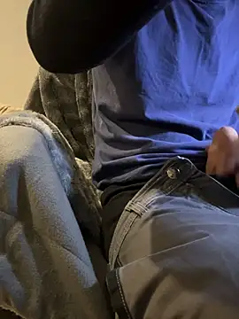 Snapshot of simoninside25 chatting on December 2025 04:57:02 PM simoninside25 online show from December 2025 04:57:02 PM