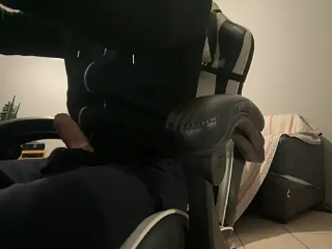 Snapshot of simoninside25 chatting on December 2025 08:24:02 PM simoninside25 online show from December 2025 08:24:02 PM