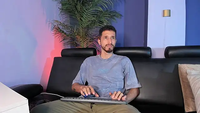 Snapshot of sam_bisex chatting on April 2026 04:02:02 AM sam bisex online show from April 2026 04:02:02 AM