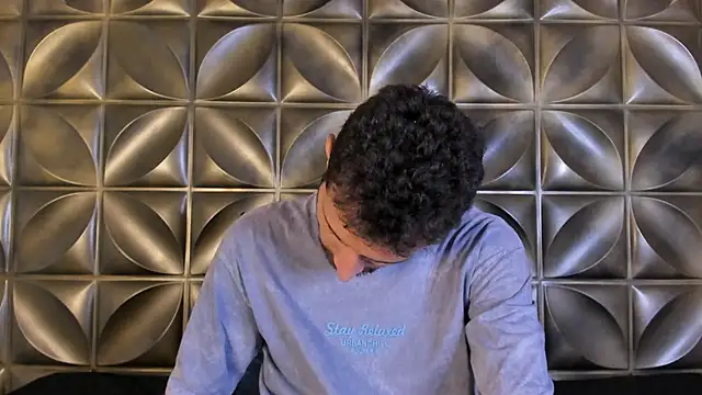 Snapshot of sam_bisex chatting on April 2026 02:42:01 AM sam bisex online show from April 2026 02:42:01 AM