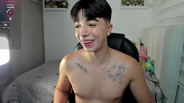 santy7v7 online show from December 2025 01:31:02 PM