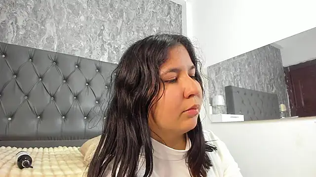 Lia sarahi online show from February 2026 12:20:02 PM