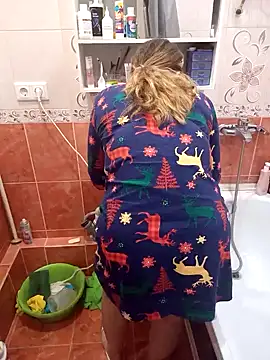 Snapshot of DienkaGreen chatting on December 2024 10:45:01 PM DienkaGreen online show from December 2024 10:45:01 PM