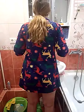 Snapshot of DienkaGreen chatting on December 2024 11:50:02 AM DienkaGreen online show from December 2024 11:50:02 AM