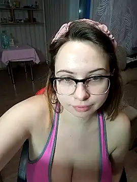 Snapshot of DienkaGreen chatting on December 2024 02:25:02 AM DienkaGreen online show from December 2024 02:25:02 AM