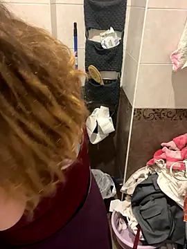 DienkaGreen online show from November 2025 01:55:02 PM