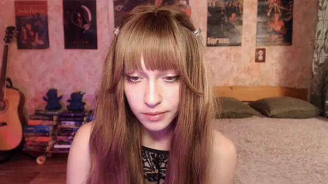 Snapshot of Friendly_Ellie chatting on July 2026 12:24:01 AM Friendly Ellie online show from July 2026 12:24:01 AM