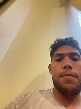 Snapshot of Hulcke chatting on February 2025 06:05:01 PM Hulcke online show from February 2025 06:05:01 PM