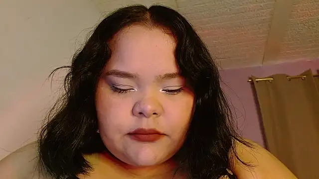 Snapshot of sexychubby___ chatting on April 2026 05:54:02 PM sexychubby online show from April 2026 05:54:02 PM