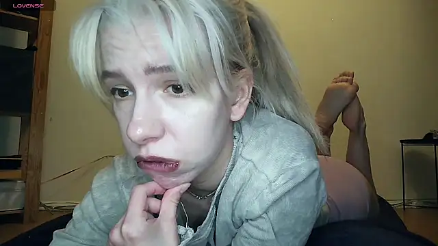 Snapshot of cruellagoth666 chatting on April 2026 03:56:01 PM cruellagoth666 online show from April 2026 03:56:01 PM