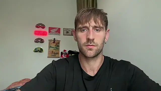 Snapshot of lukegunn chatting on April 2026 08:29:02 AM lukegunn online show from April 2026 08:29:02 AM