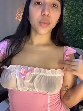 Amandanauty online show from November 2025 07:26:01 PM