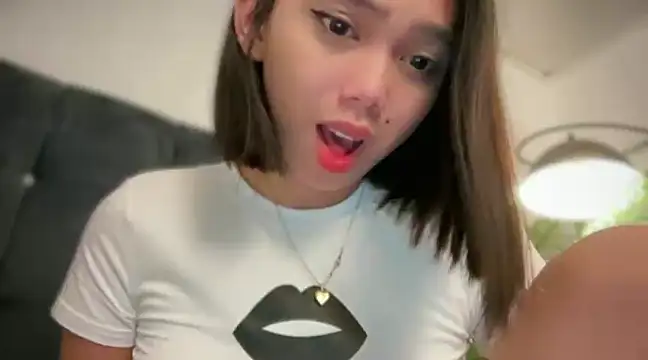 Snapshot of GenesisCastillano chatting on February 2025 05:50:01 PM GenesisCastillano online show from February 2025 05:50:01 PM