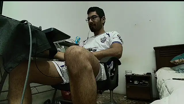 Snapshot of x-sebastian chatting on March 2026 07:25:01 PM x-sebastian online show from March 2026 07:25:01 PM