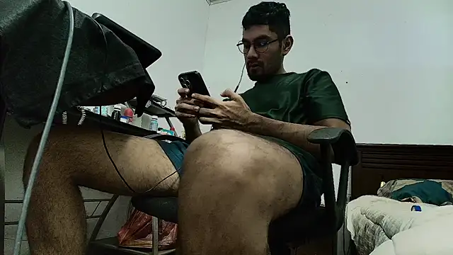 Snapshot of x-sebastian chatting on April 2026 10:22:01 PM x-sebastian online show from April 2026 10:22:01 PM