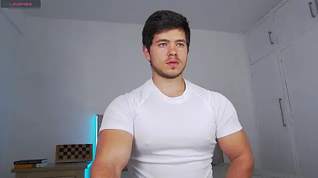 Snapshot of Arilas_ chatting on April 2026 07:05:01 AM Arilas online show from April 2026 07:05:01 AM