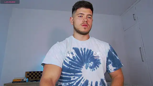 Snapshot of Arilas_ chatting on April 2026 07:14:01 AM Arilas online show from April 2026 07:14:01 AM