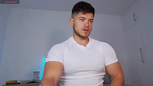 Snapshot of Arilas_ chatting on April 2026 07:20:02 AM Arilas online show from April 2026 07:20:02 AM