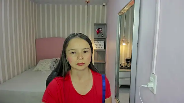 Snapshot of LORELAIGIVEN chatting on October 2025 12:25:01 PM LORELAIGIVEN online show from October 2025 12:25:01 PM