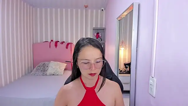 Snapshot of LORELAIGIVEN chatting on November 2025 12:27:02 PM LORELAIGIVEN online show from November 2025 12:27:02 PM