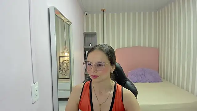 Snapshot of LORELAIGIVEN chatting on March 2026 12:33:01 PM LORELAIGIVEN online show from March 2026 12:33:01 PM