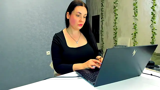 Snapshot of WorshipLilit chatting on April 2026 07:33:02 PM WorshipLilit online show from April 2026 07:33:02 PM