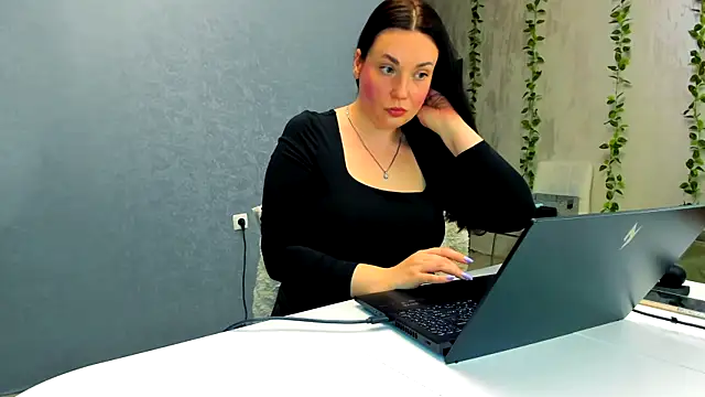 Snapshot of WorshipLilit chatting on April 2026 07:51:02 PM WorshipLilit online show from April 2026 07:51:02 PM