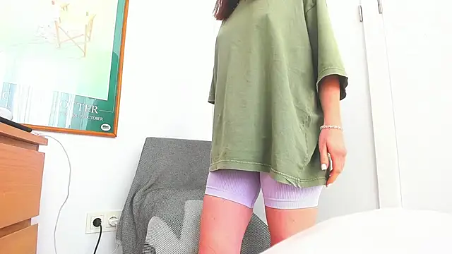 Snapshot of Cameron_diazz chatting on April 2026 12:47:02 PM Cameron diazz online show from April 2026 12:47:02 PM