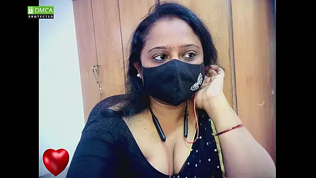 Snapshot of sexynayan23 chatting on March 2026 05:15:02 AM sexynayan23 online show from March 2026 05:15:02 AM