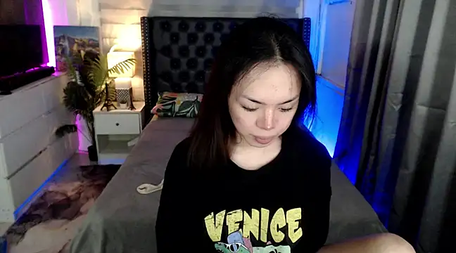 Snapshot of SweetCheska19 chatting on February 2025 03:53:02 AM SweetCheska19 online show from February 2025 03:53:02 AM