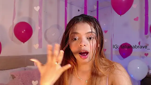 Snapshot of ValienteGirl_ chatting on February 2025 01:21:01 AM ValienteGirl  online show from February 2025 01:21:01 AM