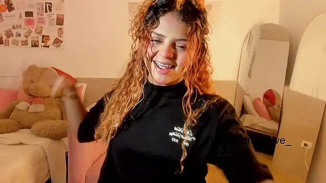 Snapshot of ValienteGirl_ chatting on October 2025 07:34:01 PM ValienteGirl  online show from October 2025 07:34:01 PM