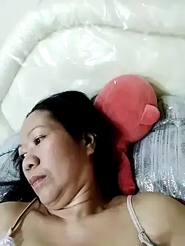 Snapshot of Sweet_Lady30 chatting on March 2025 07:20:02 PM Sweet Lady30 online show from March 2025 07:20:02 PM