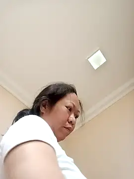 Snapshot of Sweet_Lady30 chatting on October 2025 08:18:01 PM Sweet Lady30 online show from October 2025 08:18:01 PM