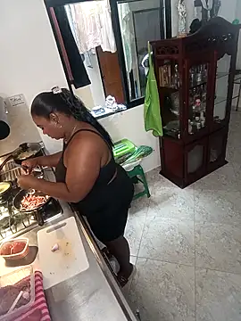 Snapshot of anai_valentinex chatting on April 2026 06:21:01 PM anai valentinex online show from April 2026 06:21:01 PM