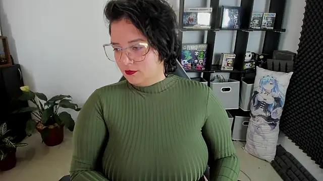 aika-dreams online show from December 2024 12:33:01 PM