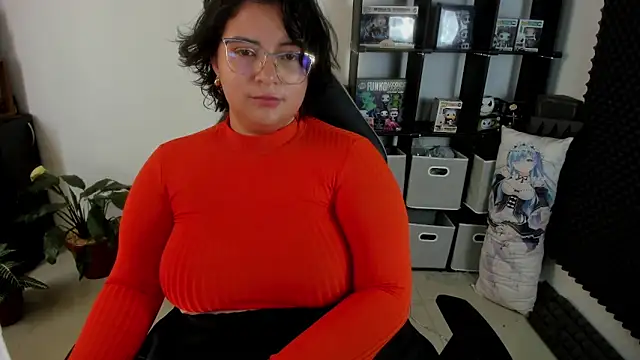 aika-dreams online show from December 2024 03:41:01 PM