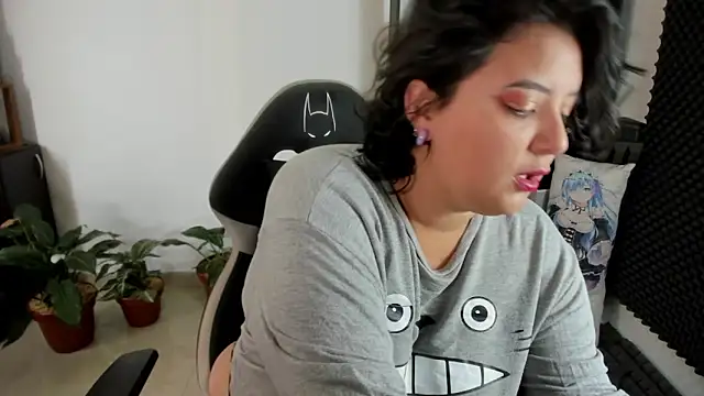 aika-dreams online show from December 2024 12:33:02 PM